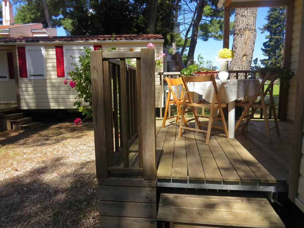 Diana & Josip Mobile Homes บีโอกราดนาโมรู ภายนอก รูปภาพ