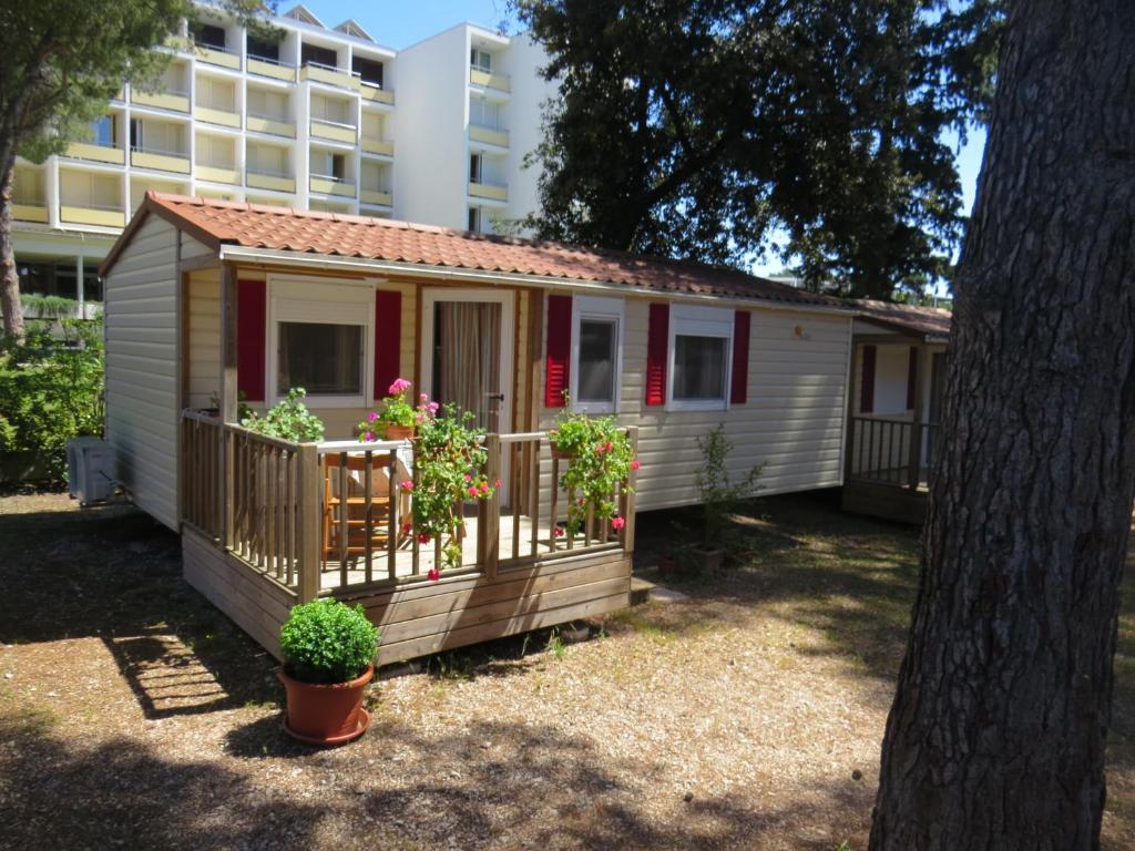 Diana & Josip Mobile Homes บีโอกราดนาโมรู ภายนอก รูปภาพ