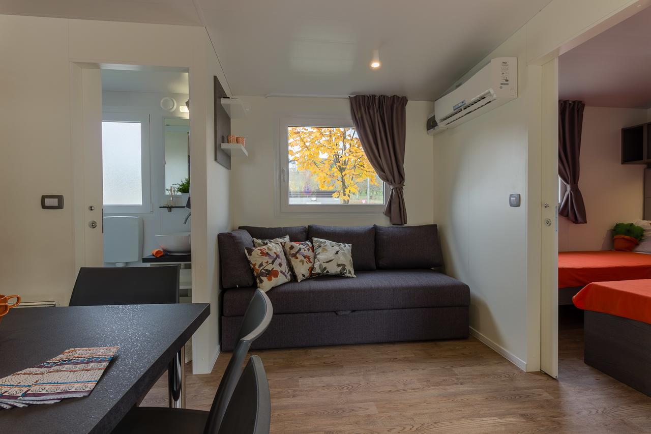 Diana & Josip Mobile Homes บีโอกราดนาโมรู ภายนอก รูปภาพ