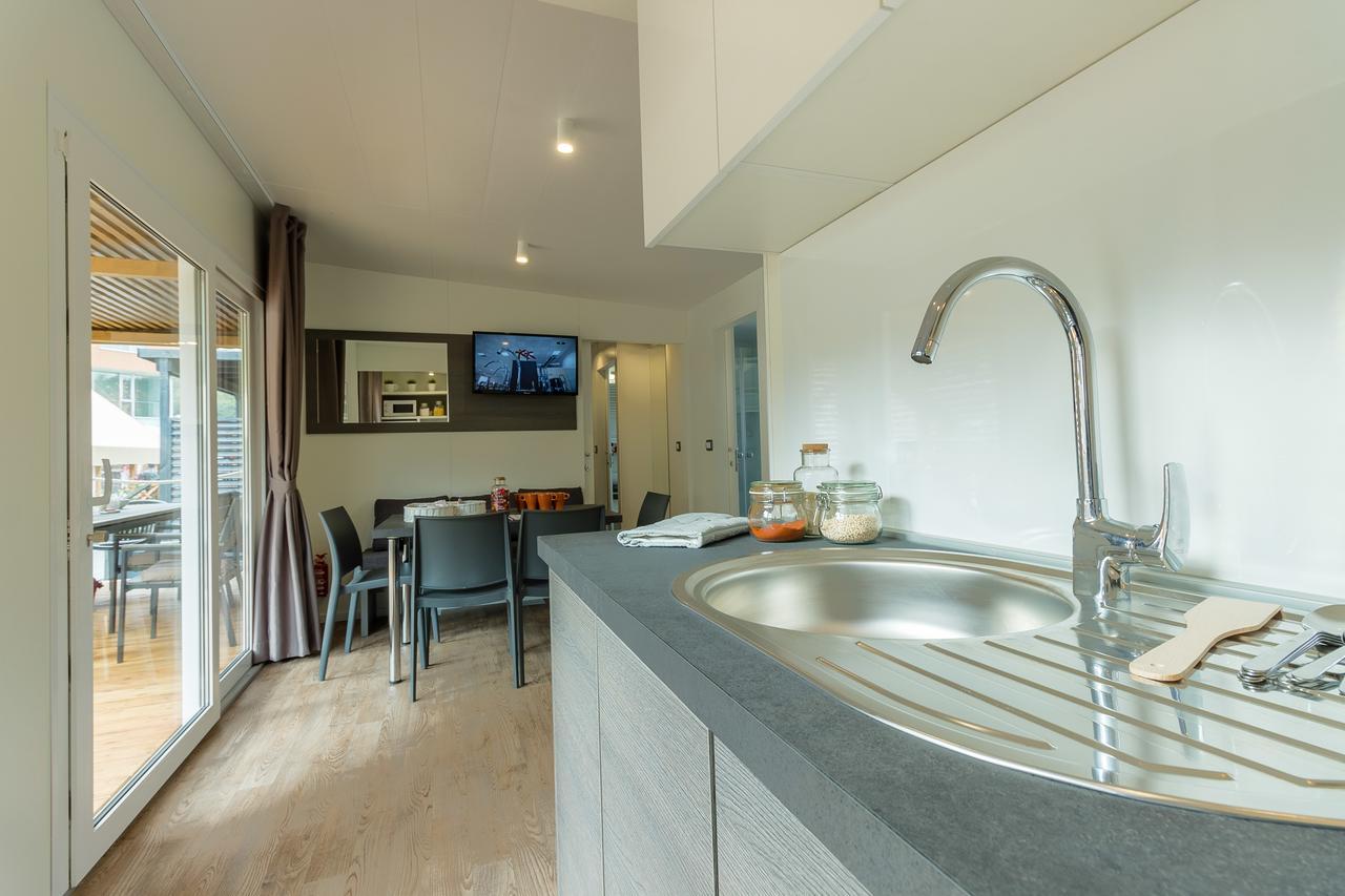 Diana & Josip Mobile Homes บีโอกราดนาโมรู ภายนอก รูปภาพ