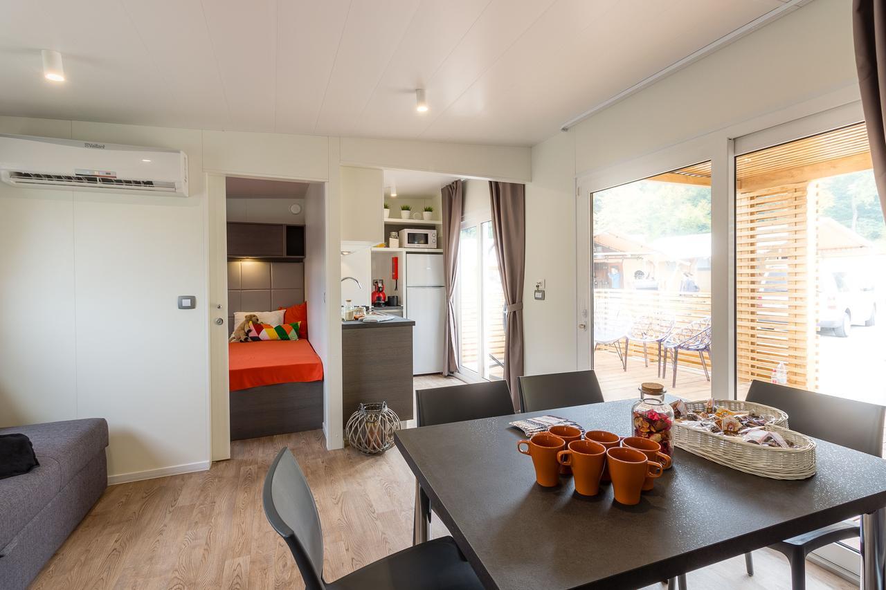 Diana & Josip Mobile Homes บีโอกราดนาโมรู ภายนอก รูปภาพ