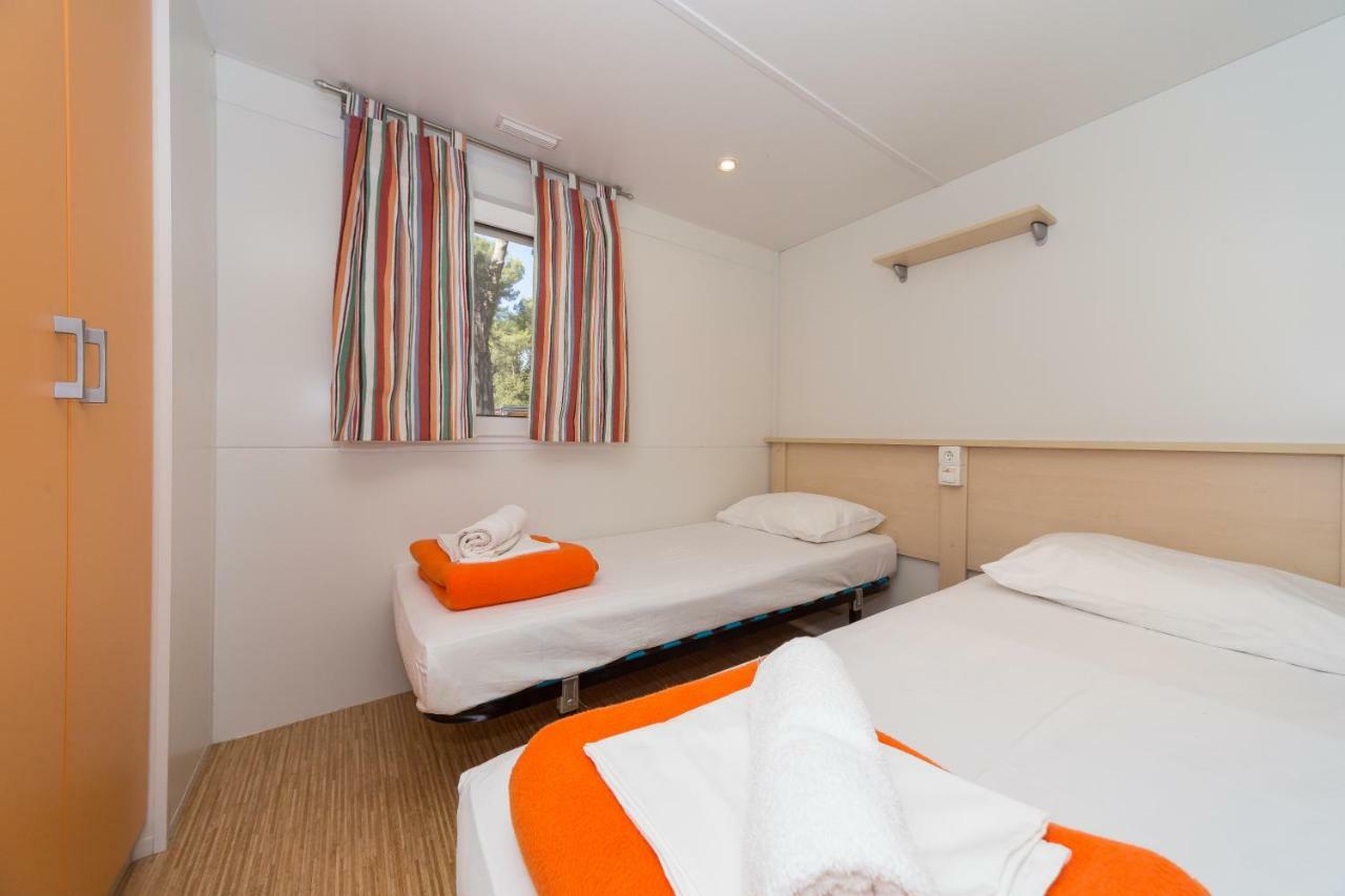 Diana & Josip Mobile Homes บีโอกราดนาโมรู ภายนอก รูปภาพ