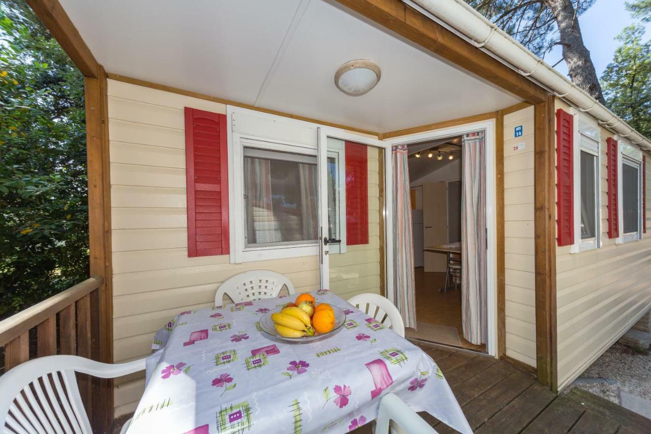 Diana & Josip Mobile Homes บีโอกราดนาโมรู ภายนอก รูปภาพ