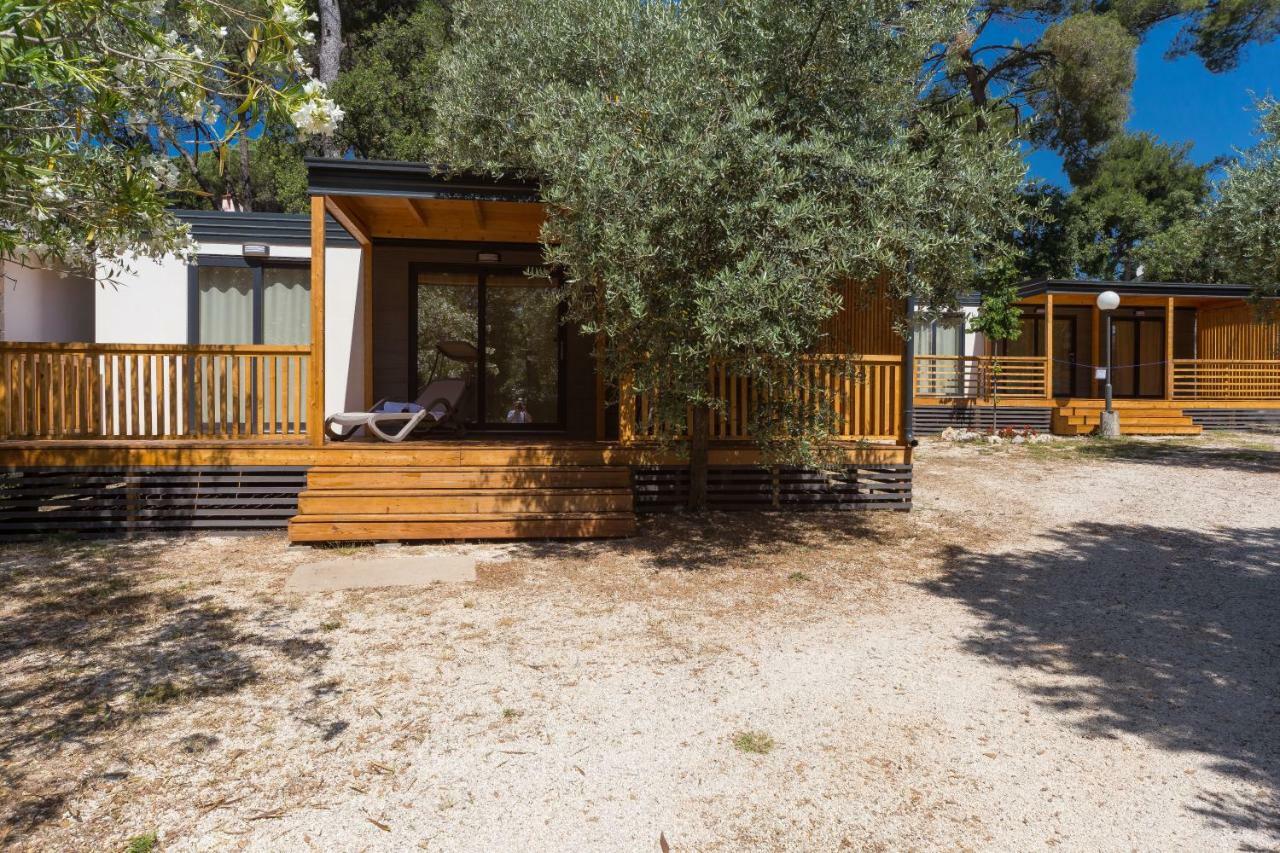 Diana & Josip Mobile Homes บีโอกราดนาโมรู ภายนอก รูปภาพ