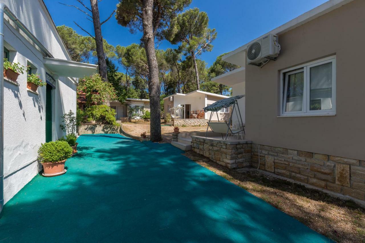 Diana & Josip Mobile Homes บีโอกราดนาโมรู ภายนอก รูปภาพ
